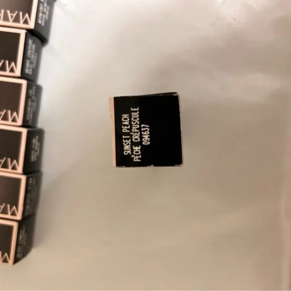 Mary Kay lipsticks tons of different colors! - Picture 5 of 6